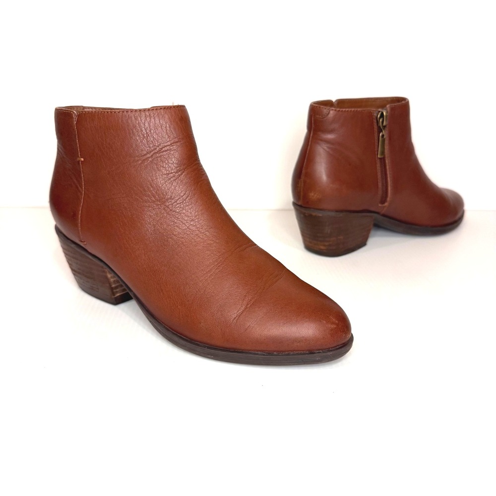 Clarks Leather Ankle Boots Size 7 Classic Minimalist Preppy Fall Winter Capsule